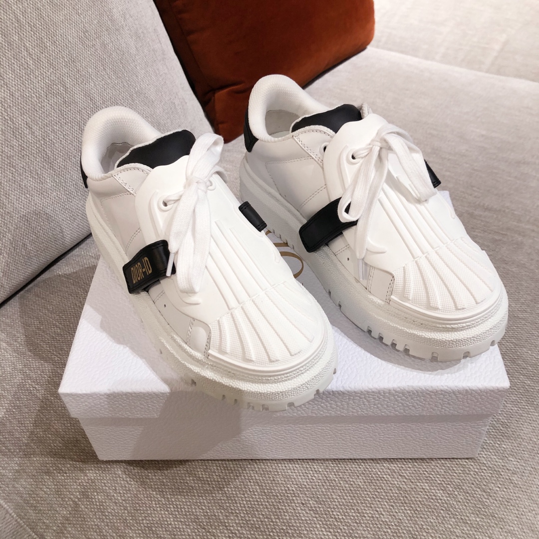 D*or sneakers 66