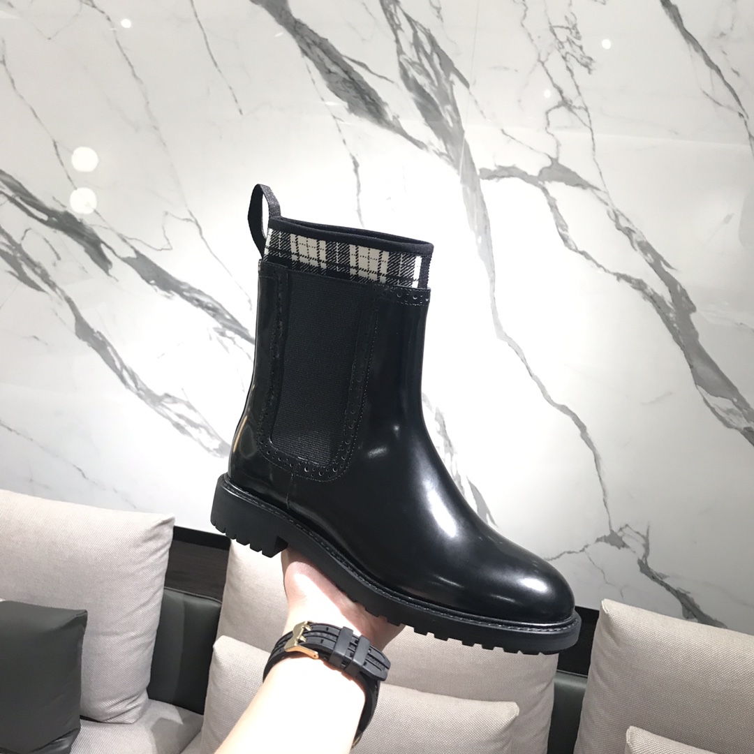 D*or boots 16