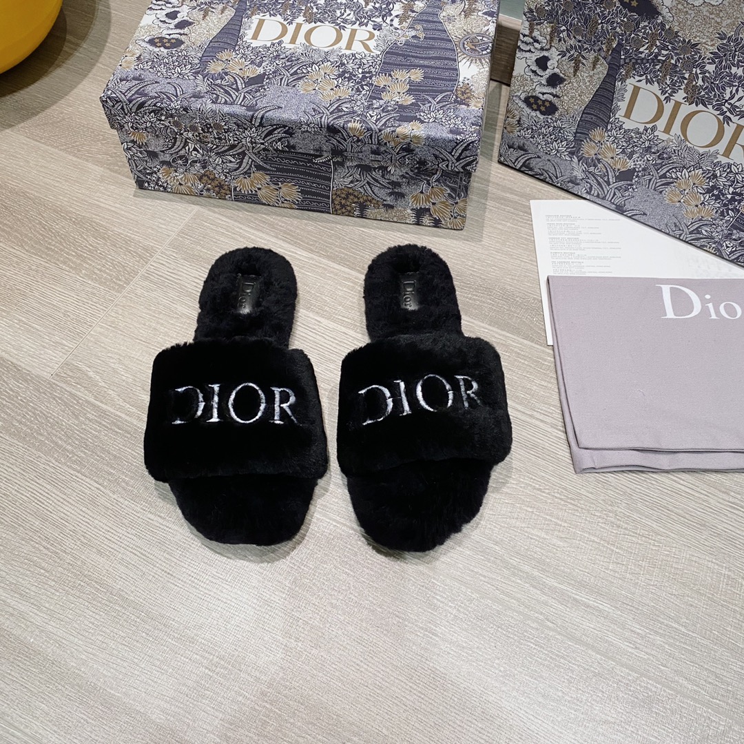 D*or slippers 25