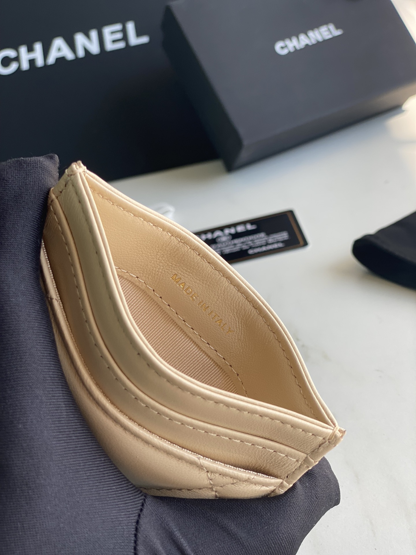 Ch*el 19  card holder
