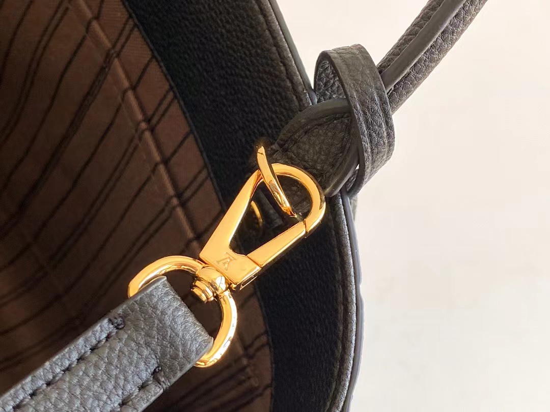 Montaigne MM  Empreinte Leather