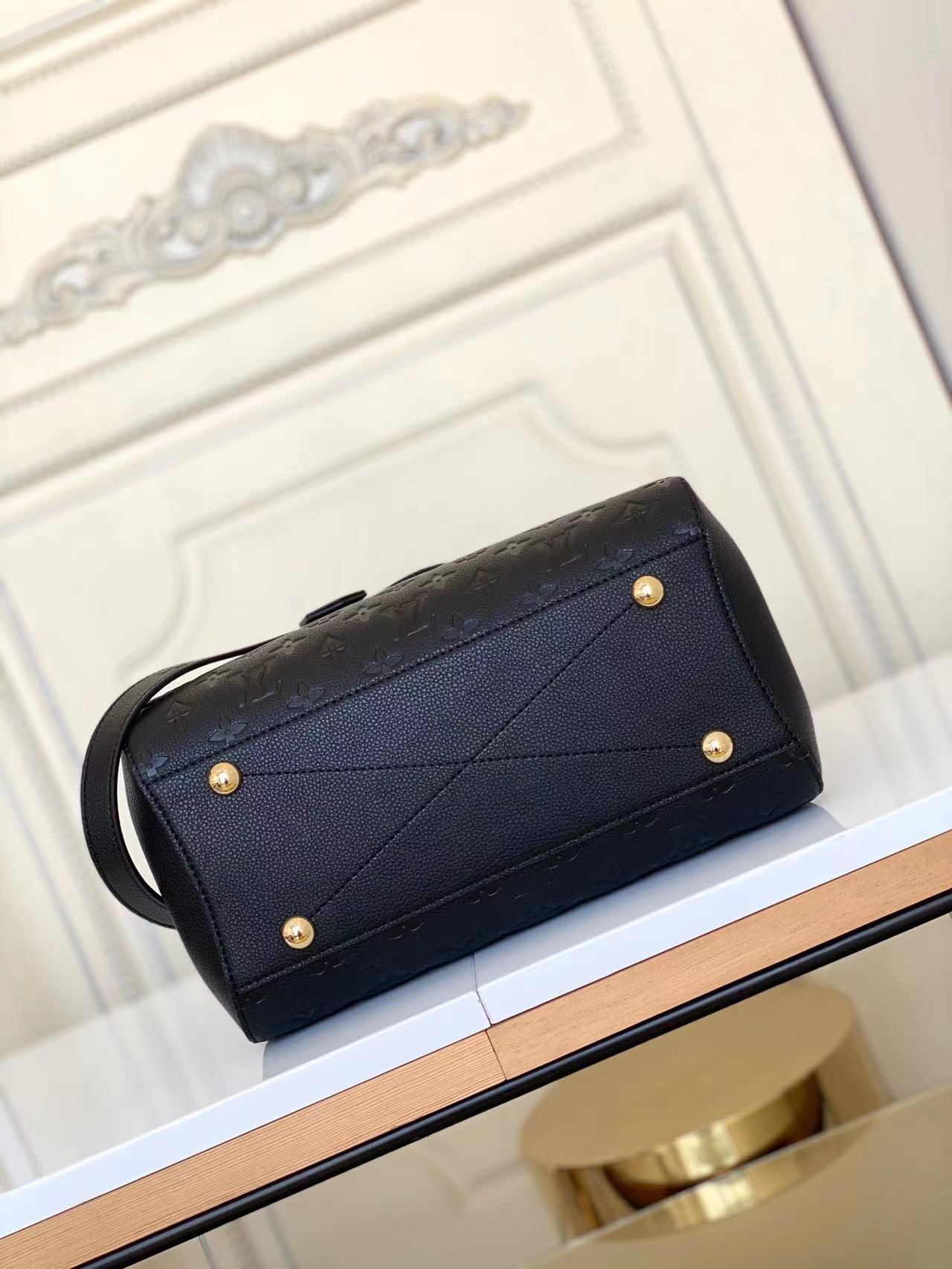 Montaigne MM  Empreinte Leather