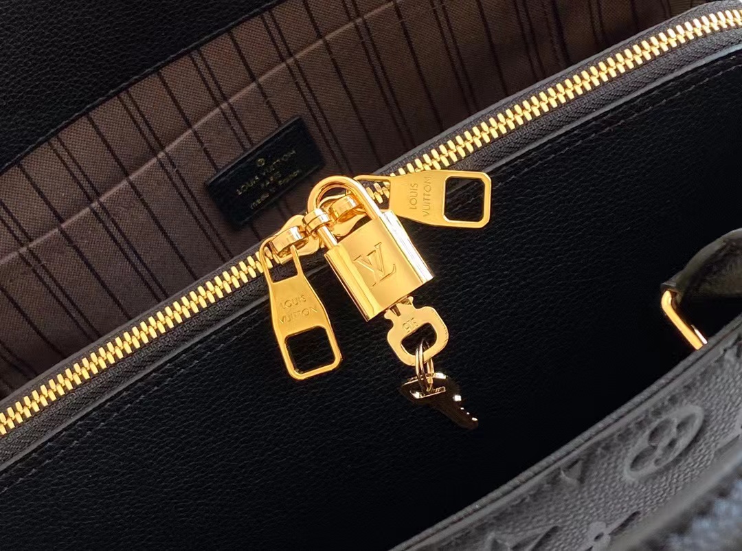 Montaigne MM  Empreinte Leather