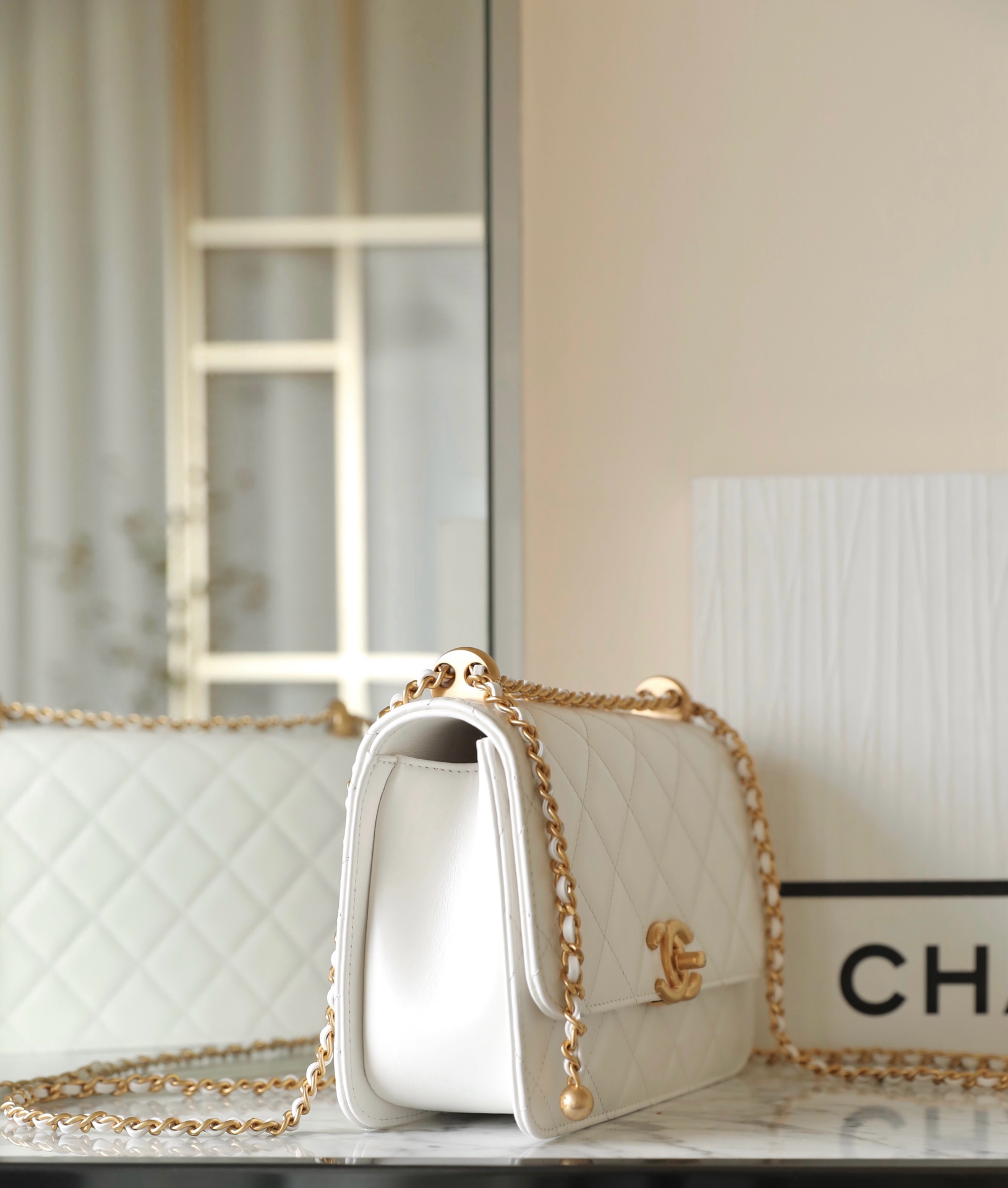 𝖠𝗇𝗍𝗂𝖻𝖺 flap bag